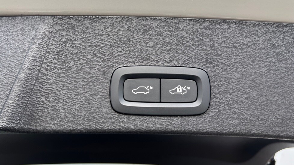 Used Volvo XC40 2025 for sale - 76361793: Photo 45