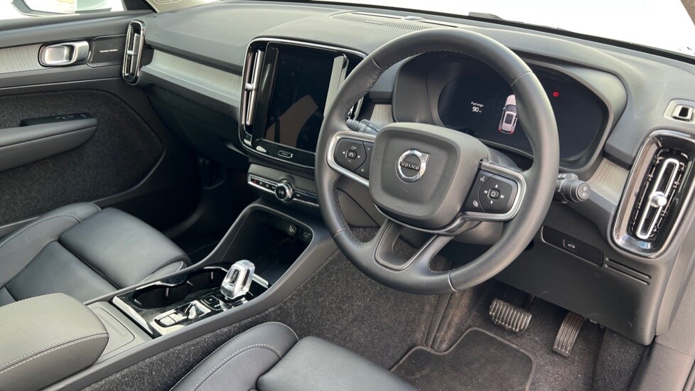 Used Volvo XC40 2025 for sale - 76361793: Photo 5