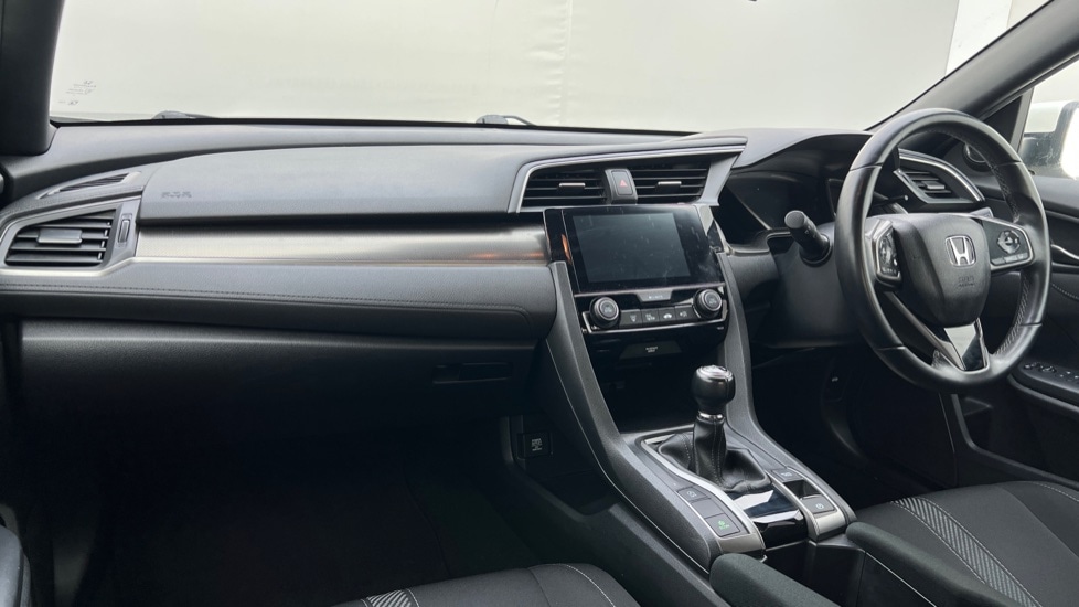 Used Honda Civic 2018 for sale - 76873632: Photo 10