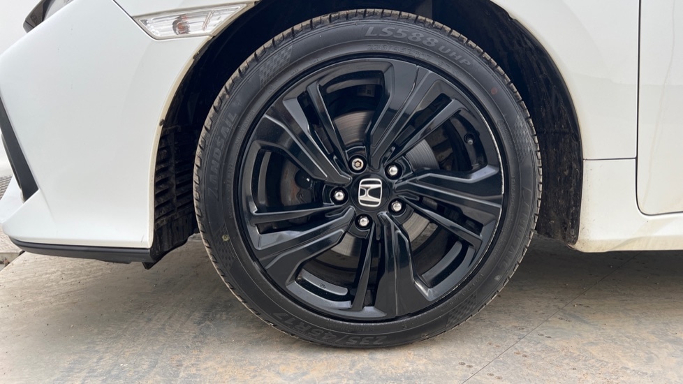 Used Honda Civic 2018 for sale - 76873632: Photo 17