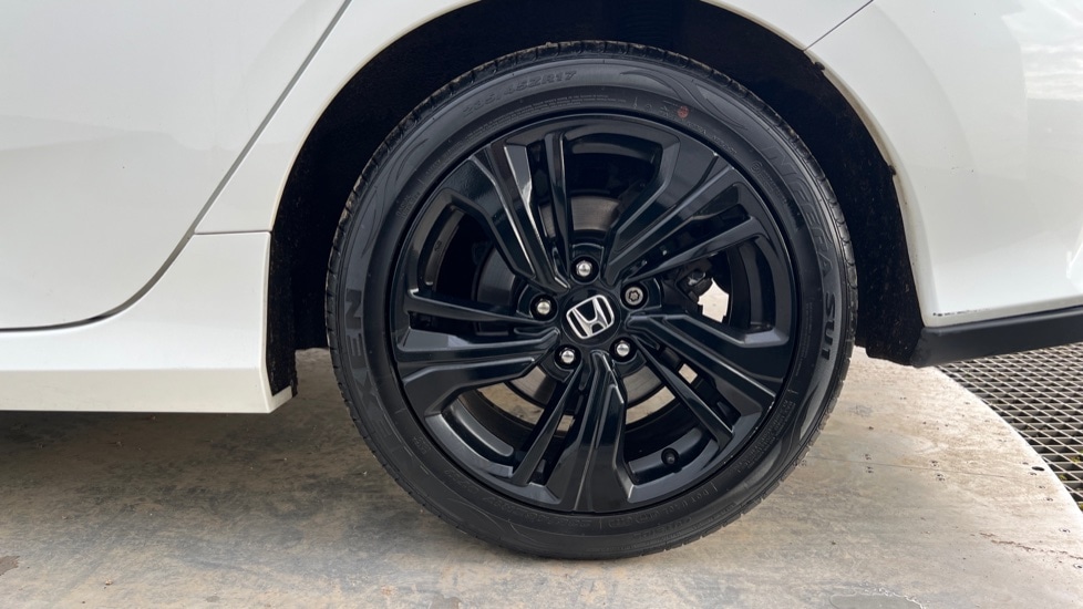 Used Honda Civic 2018 for sale - 76873632: Photo 18