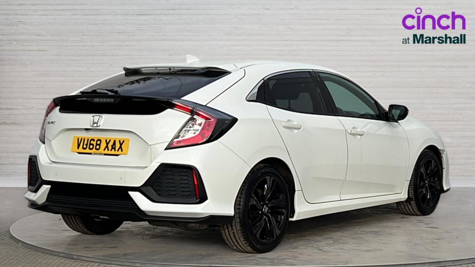 Used Honda Civic 2018 for sale - 76873632: Photo 3