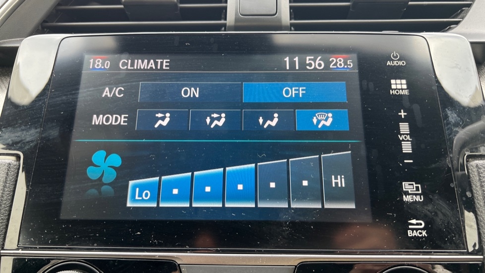 Used Honda Civic 2018 for sale - 76873632: Photo 35