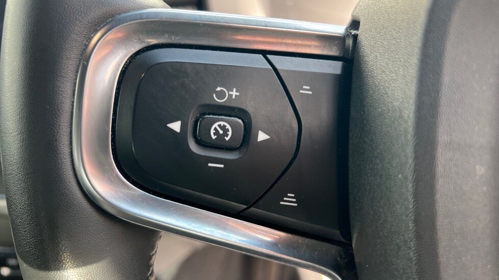 Used Volvo XC40 2022 for sale - 76567988: Photo 18