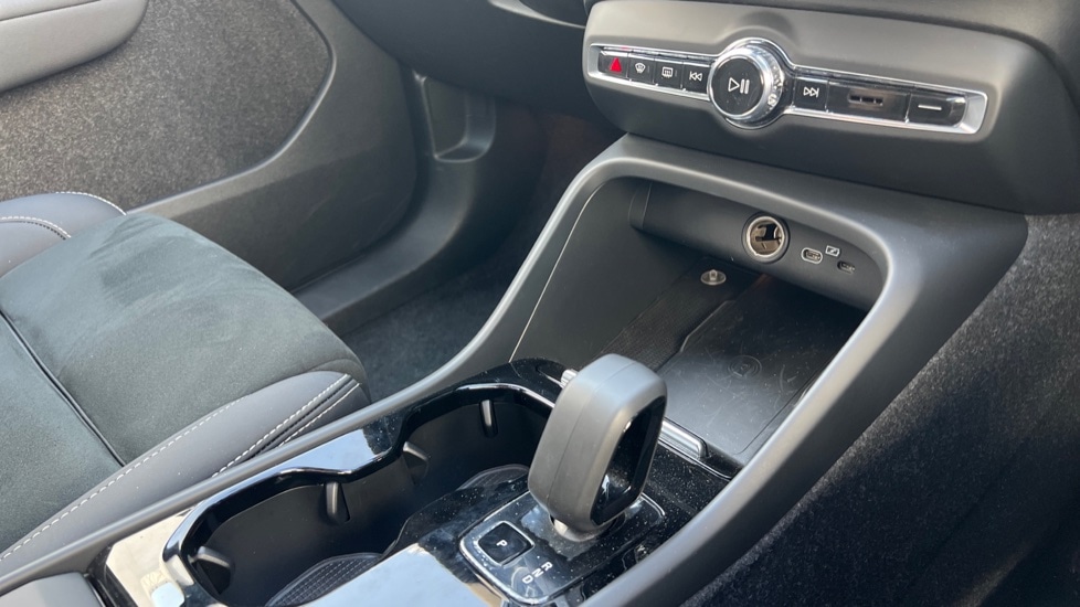 Used Volvo XC40 2025 for sale - 76869451: Photo 14