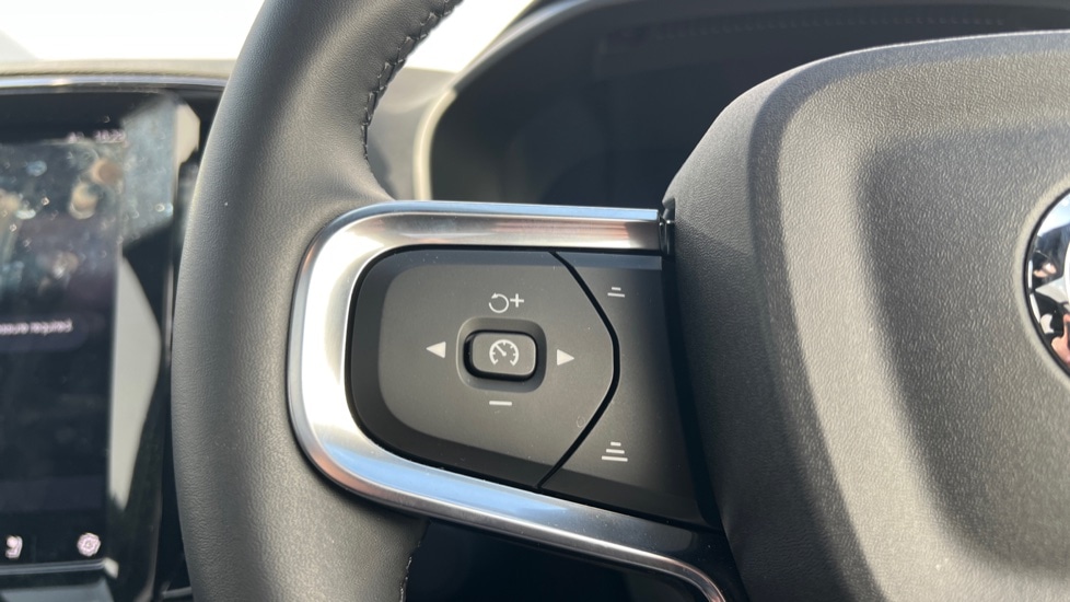 Used Volvo XC40 2025 for sale - 76869451: Photo 18