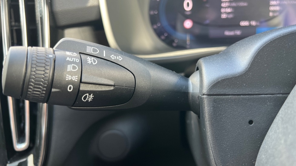 Used Volvo XC40 2025 for sale - 76869451: Photo 27