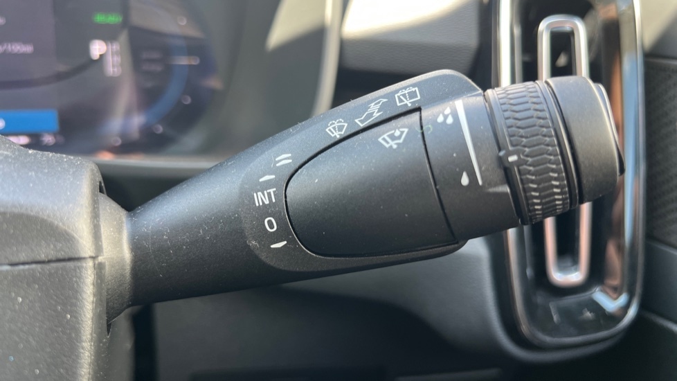 Used Volvo XC40 2025 for sale - 76869451: Photo 28