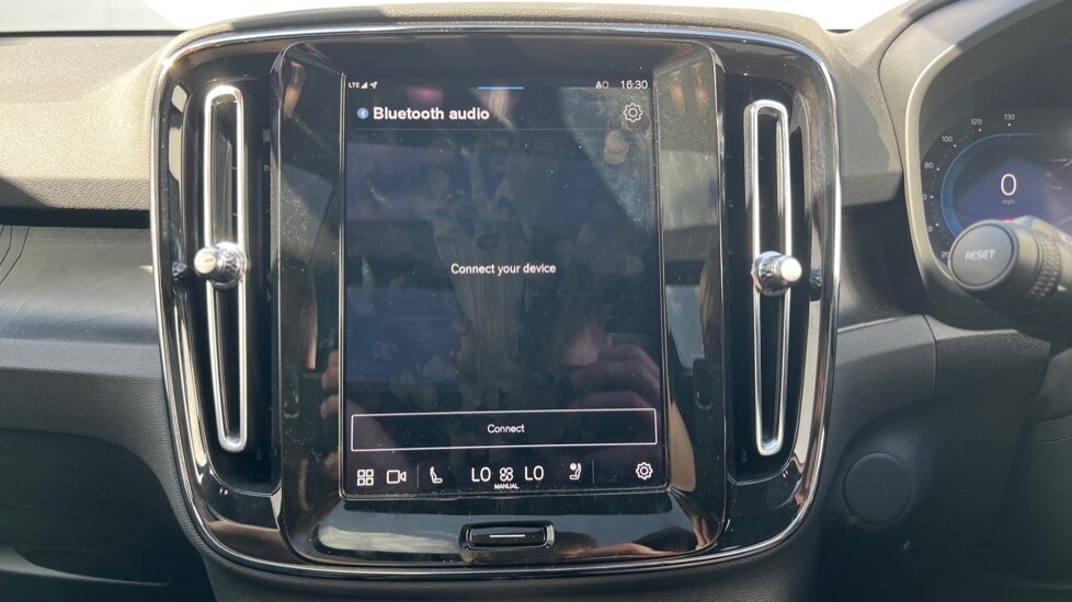 Used Volvo XC40 2025 for sale - 76869451: Photo 31