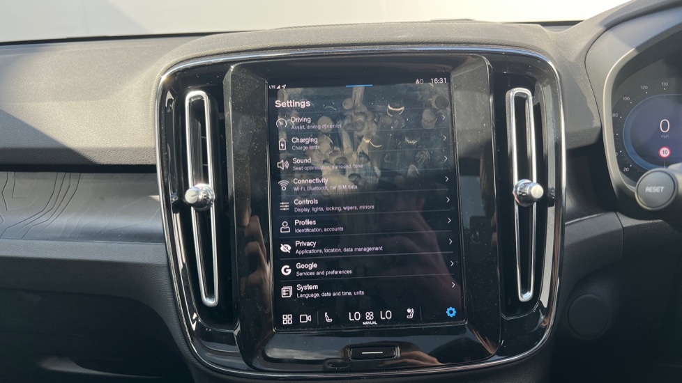 Used Volvo XC40 2025 for sale - 76869451: Photo 35