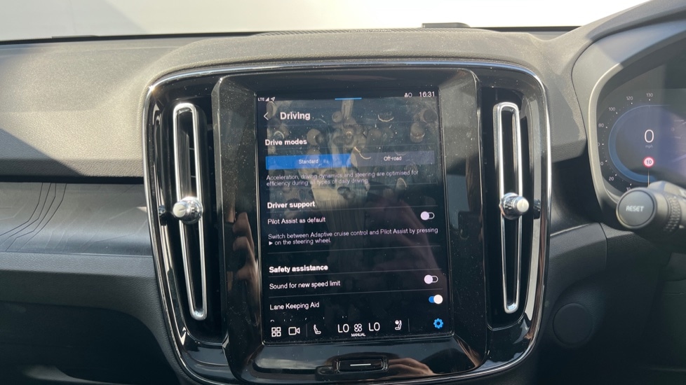 Used Volvo XC40 2025 for sale - 76869451: Photo 36