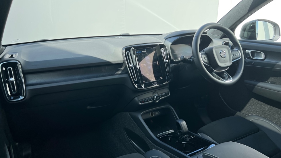 Used Volvo XC40 2025 for sale - 76869451: Photo 4