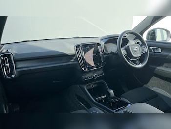 Used Volvo XC40 2025 for sale - 76869451: Photo