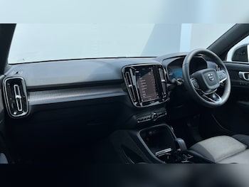 Used Volvo XC40 2022 for sale - 75443004: Photo