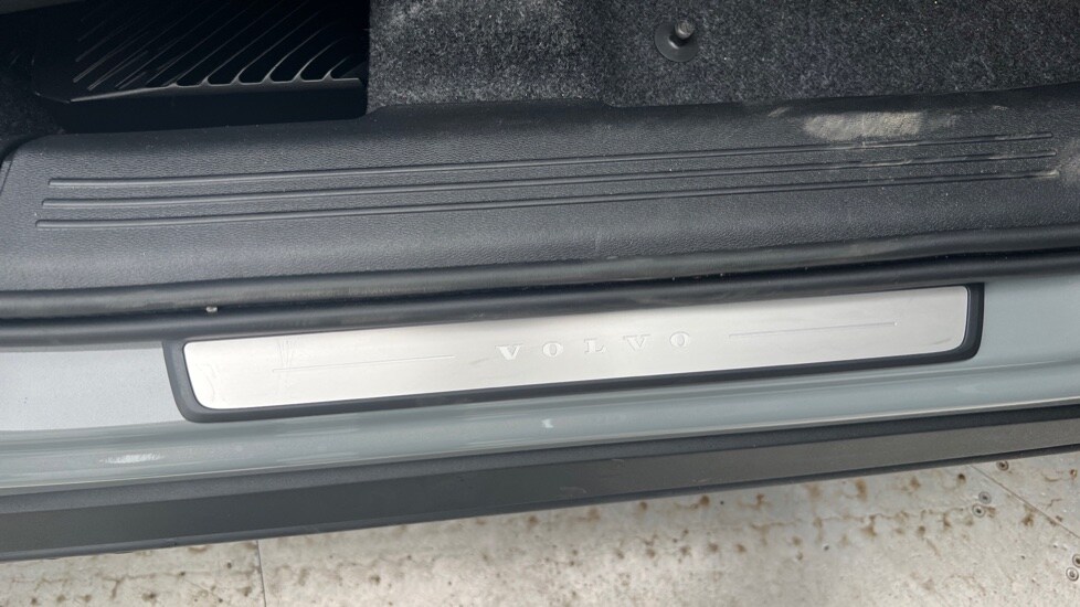 Used Volvo XC40 2025 for sale - 76168741: Photo 38