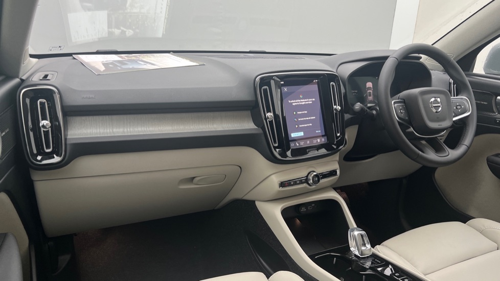 Used Volvo XC40 2025 for sale - 76168741: Photo 4