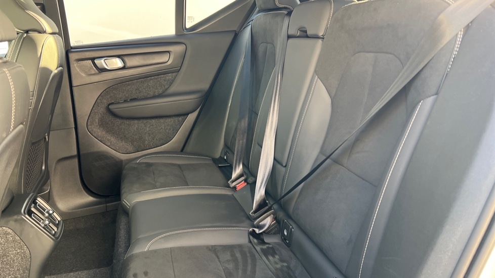 Used Volvo XC40 2025 for sale - 76872726: Photo 10