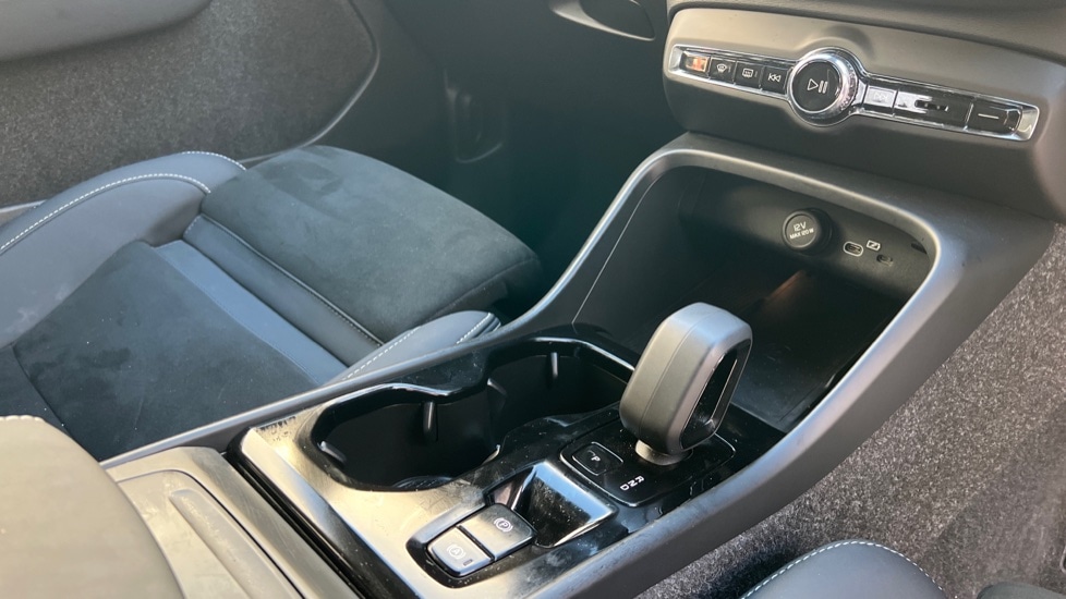 Used Volvo XC40 2025 for sale - 76872726: Photo 14