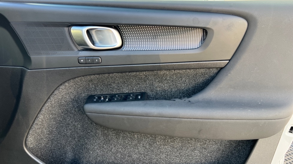 Used Volvo XC40 2025 for sale - 76872726: Photo 15