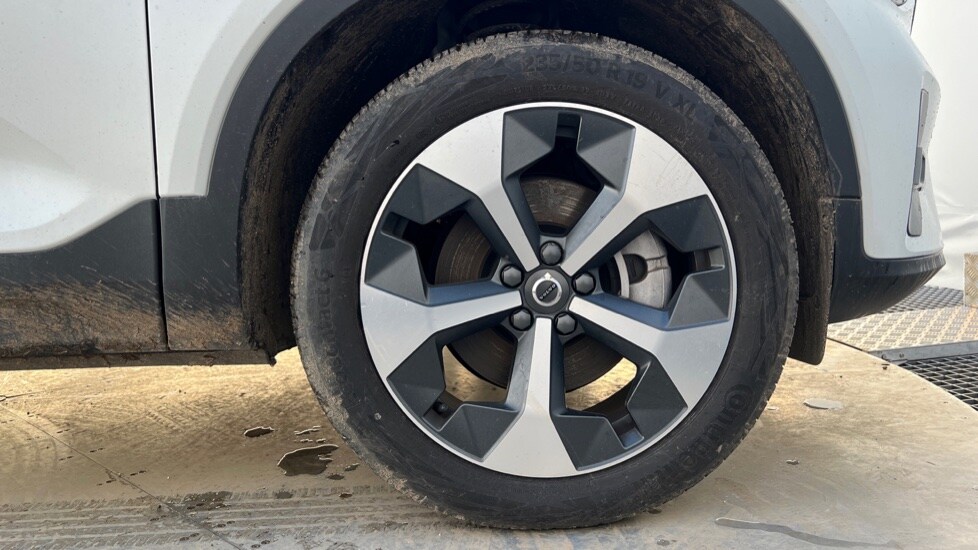 Used Volvo XC40 2025 for sale - 76872726: Photo 16