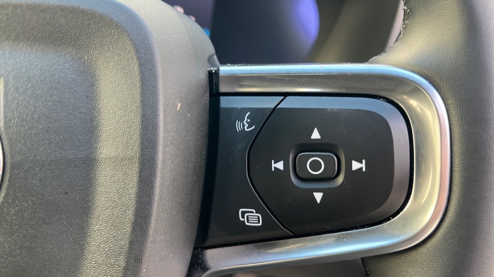 Used Volvo XC40 2025 for sale - 76872726: Photo 19