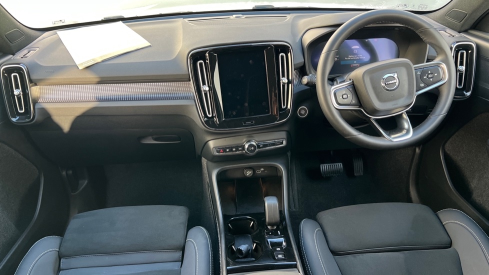 Used Volvo XC40 2025 for sale - 76872726: Photo 21