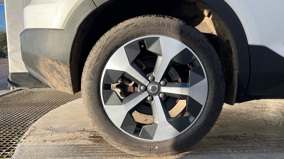 Used Volvo XC40 2025 for sale - 76872726: Photo 24