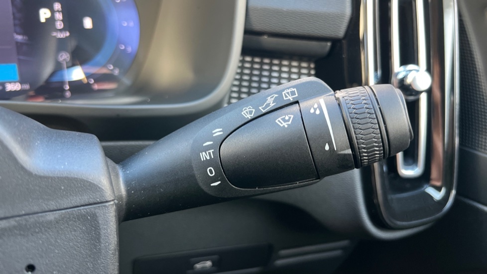 Used Volvo XC40 2025 for sale - 76872726: Photo 28