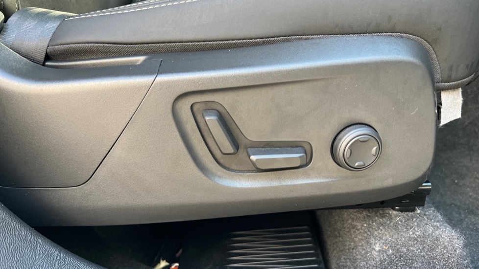 Used Volvo XC40 2025 for sale - 76872726: Photo 30