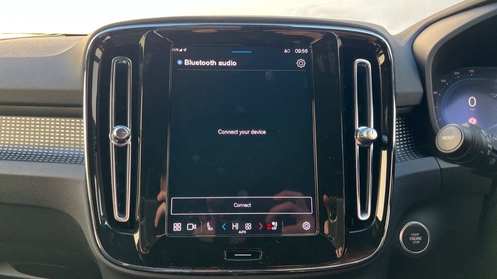 Used Volvo XC40 2025 for sale - 76872726: Photo 32