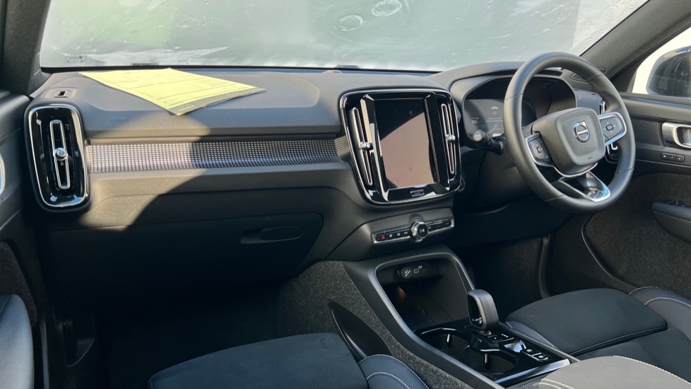 Used Volvo XC40 2025 for sale - 76872726: Photo 4