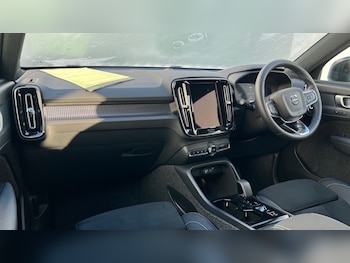 Used Volvo XC40 2025 for sale - 76872726: Photo