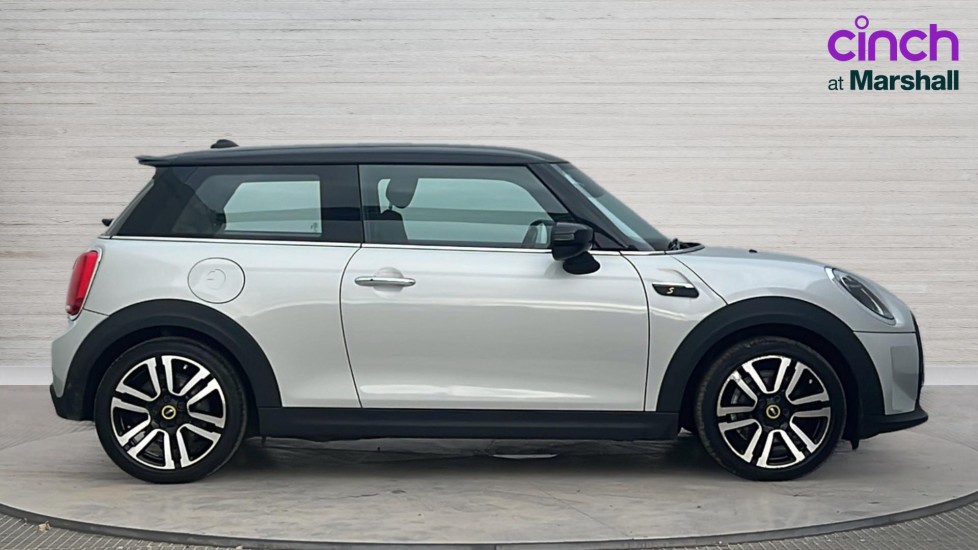 Used MINI Hatch 2021 for sale - 76870361: Photo 2