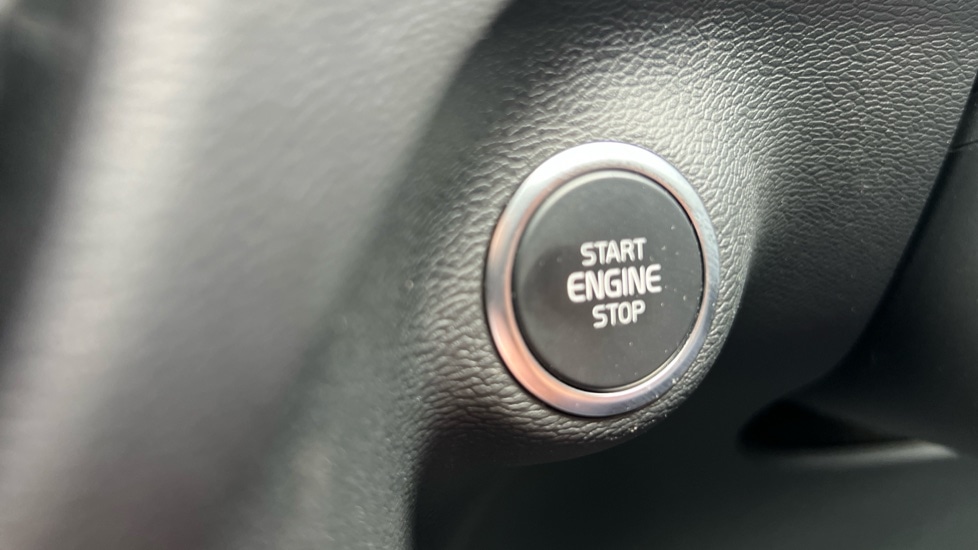 Used Volvo XC40 2024 for sale - 76459058: Photo 28