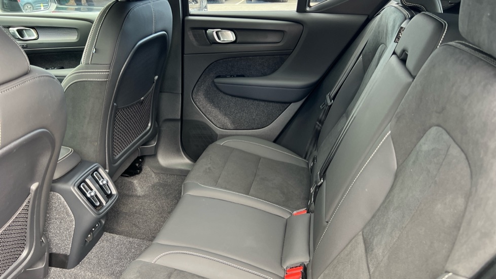 Used Volvo XC40 2024 for sale - 76459058: Photo 38