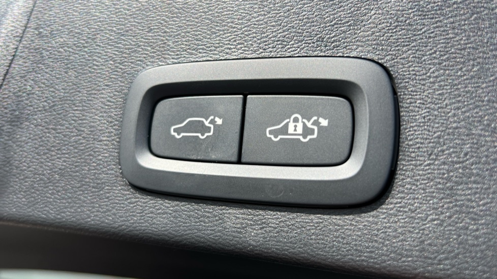 Used Volvo XC40 2024 for sale - 76459058: Photo 44