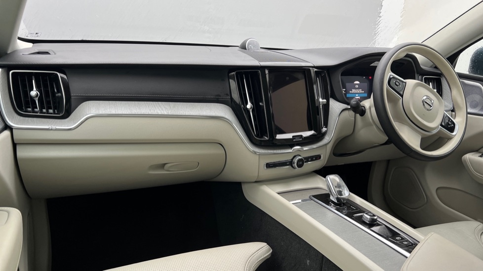 Used Volvo XC60 2025 for sale - 76874146: Photo 4