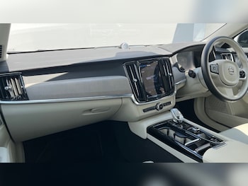 Used Volvo V90 2025 for sale - 75222366: Photo