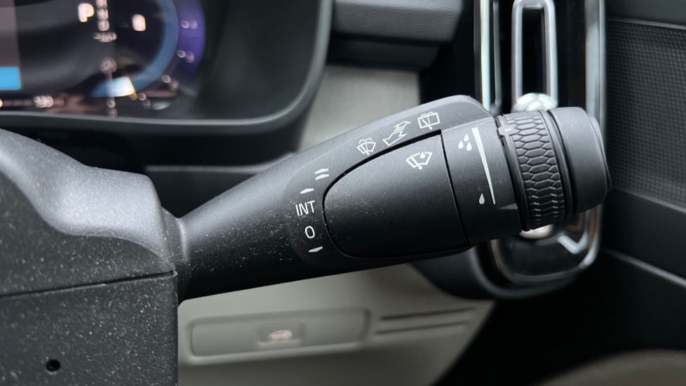 Used Volvo XC40 2022 for sale - 76870418: Photo 29