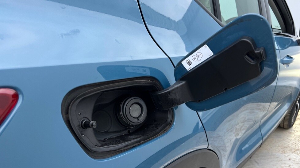 Used Volvo XC40 2022 for sale - 76870418: Photo 37