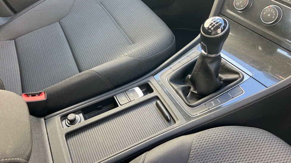 Used Volkswagen Golf 2018 for sale - 76112038: Photo 26