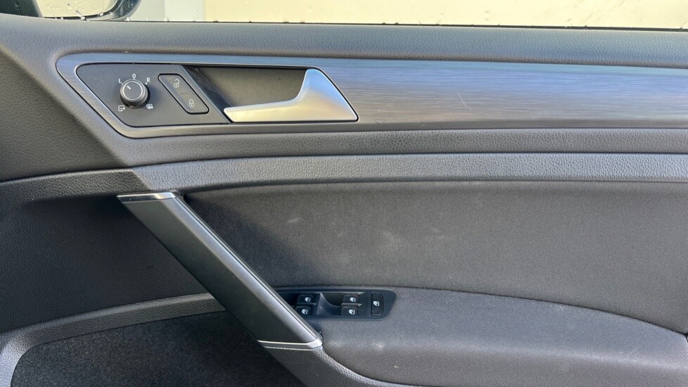 Used Volkswagen Golf 2018 for sale - 76112038: Photo 28