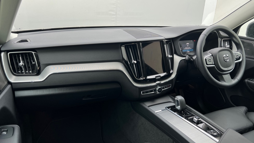 Used Volvo XC60 2024 for sale - 76597887: Photo 4