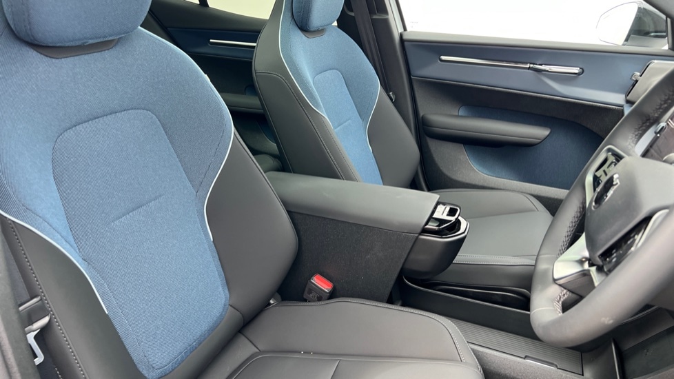 Used Volvo EX30 2025 for sale - 76544505: Photo 9