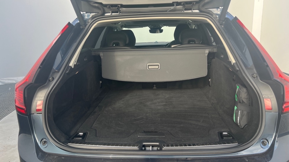 Used Volvo V90 2024 for sale - 76871135: Photo 17
