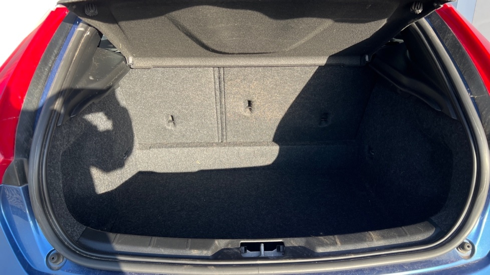 Used Volvo V40 2018 for sale - 76749972: Photo 17