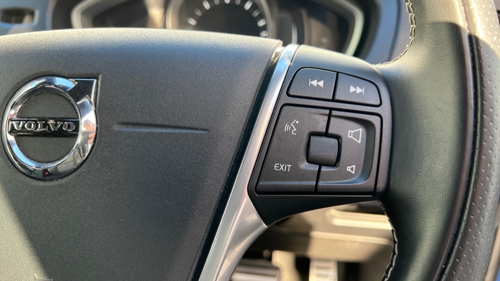 Used Volvo V40 2018 for sale - 76749972: Photo 19