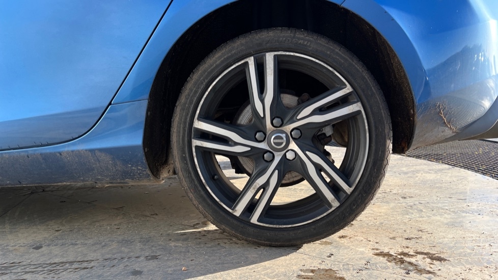 Used Volvo V40 2018 for sale - 76749972: Photo 25