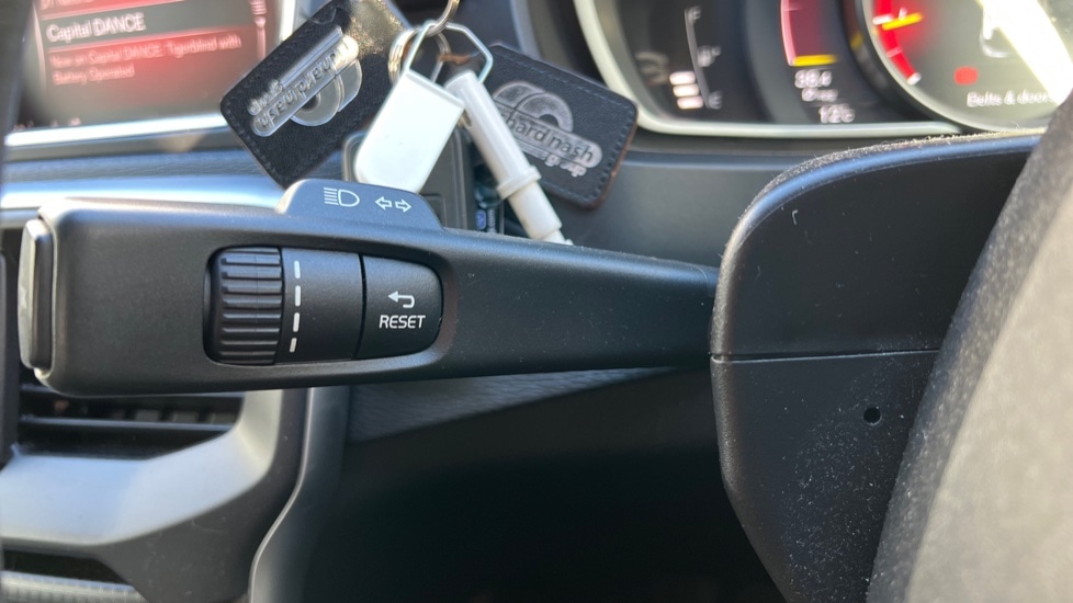 Used Volvo V40 2018 for sale - 76749972: Photo 28