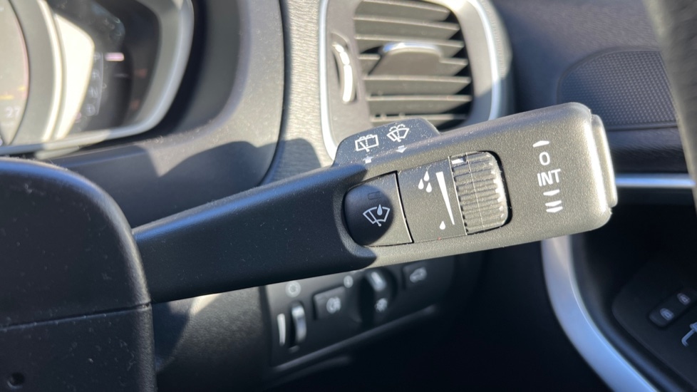 Used Volvo V40 2018 for sale - 76749972: Photo 29